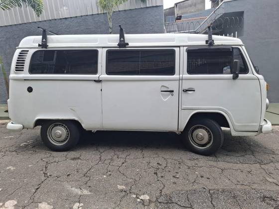 VOLKSWAGEN KOMBI 1.6 MI STD 8V GASOLINA 3P MANUAL